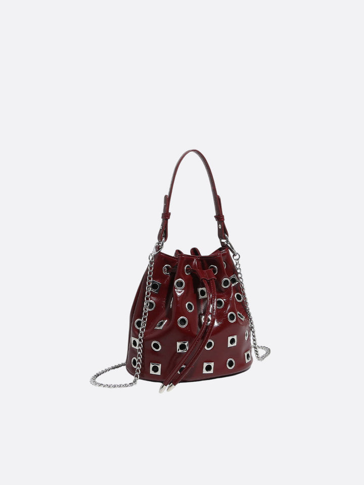 Sac seau œillet bordeaux avec bandoulière chaine