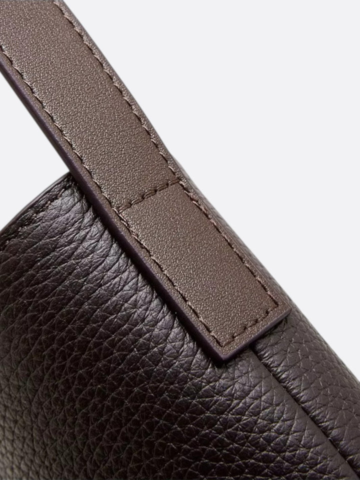 Bolso tipo cubo de cuero