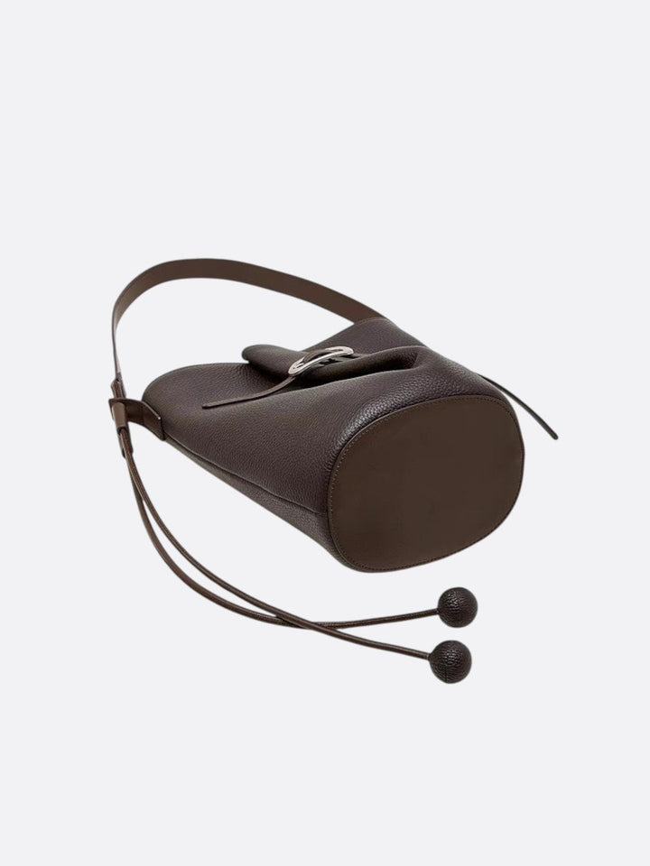 Bolso tipo cubo de cuero