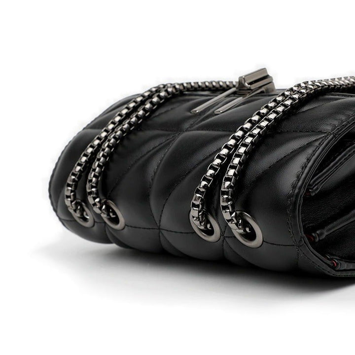 Quilted leather chain shoulder bag 